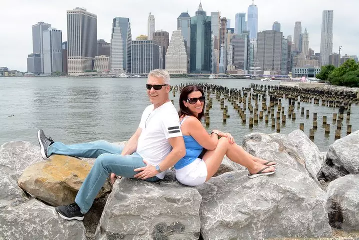 Private Tour of Brooklyn Bridge and neighborhoods with PhotoShoot