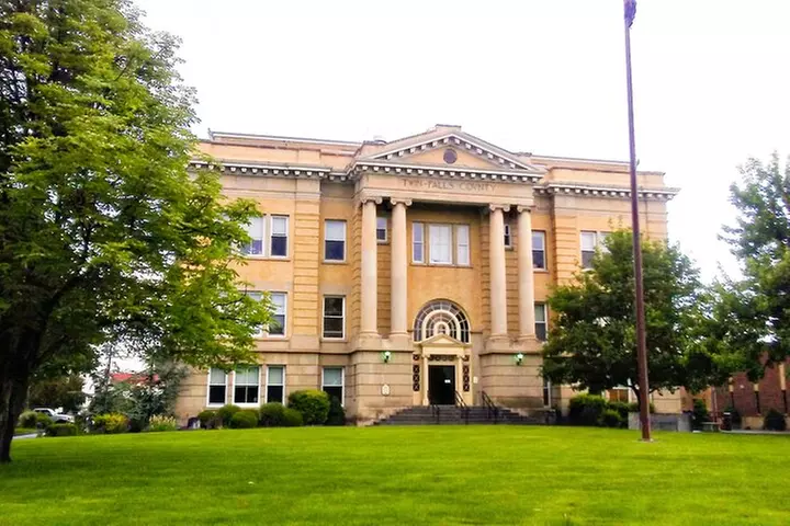 Guided Half-Day Tour to Shoshone Falls & City Tour
