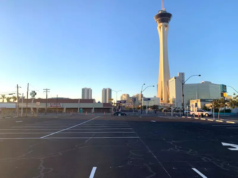 Parking at Main and Oakey Lot