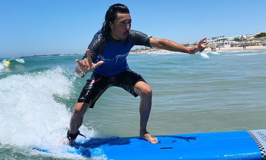 Image 2: Experiencia de Surf en Chiclana, Playa de la Barrosa