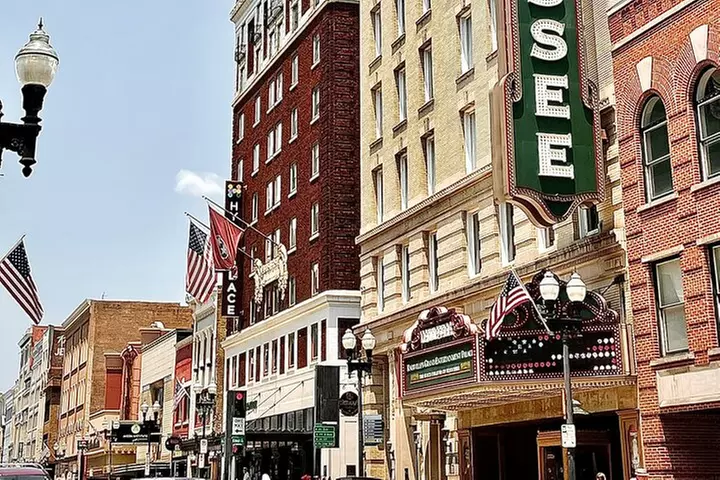 Self-Guided Scavenger Hunt: Knoxville's Perfect Blend