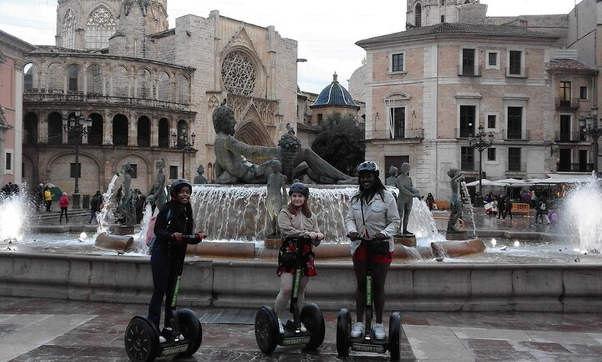 Image 2: Recorrido en Segway por el casco antiguo de Valencia