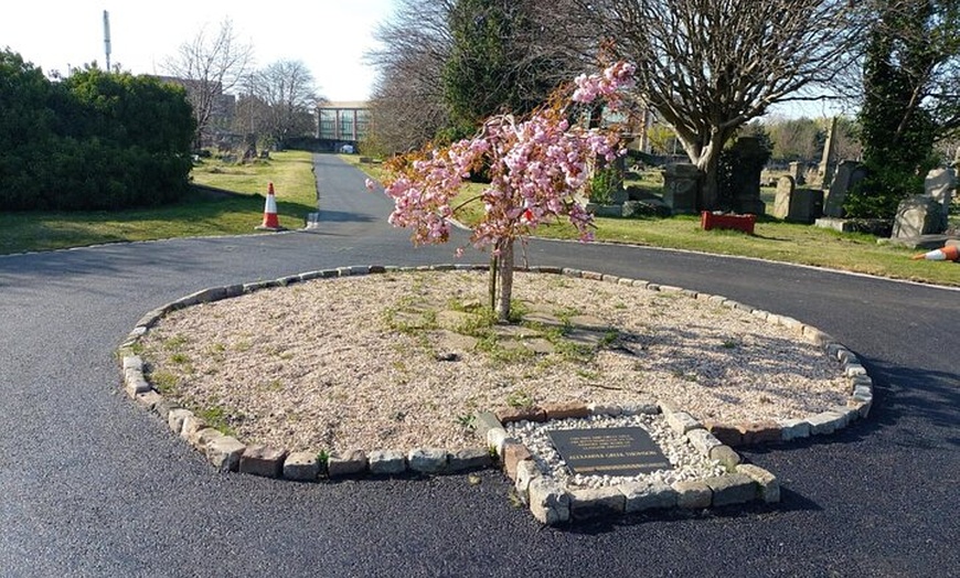 Image 5: Southern Necropolis Tour with the Happy Reaper