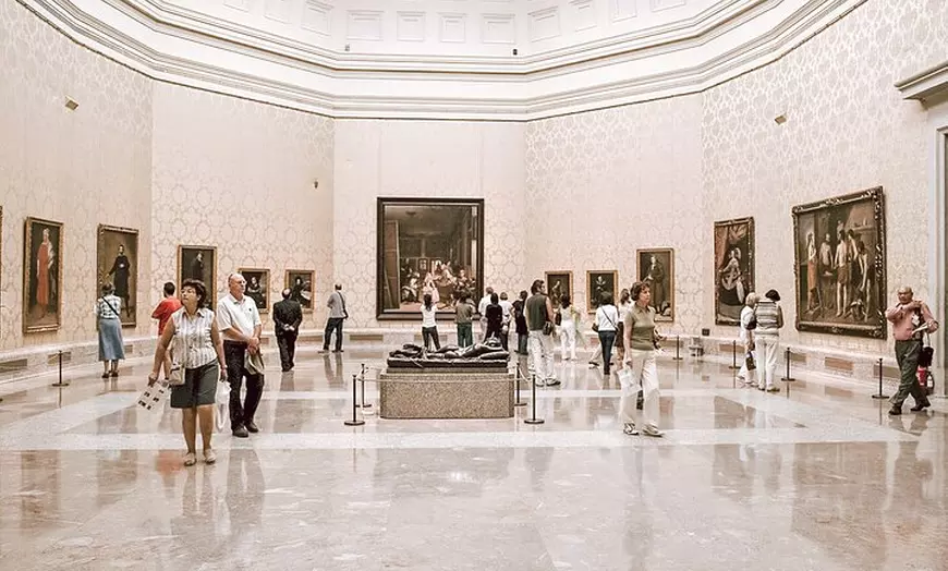 Image 7: Entrada sin colas al Museo del Prado y recorrido privado por Madrid...