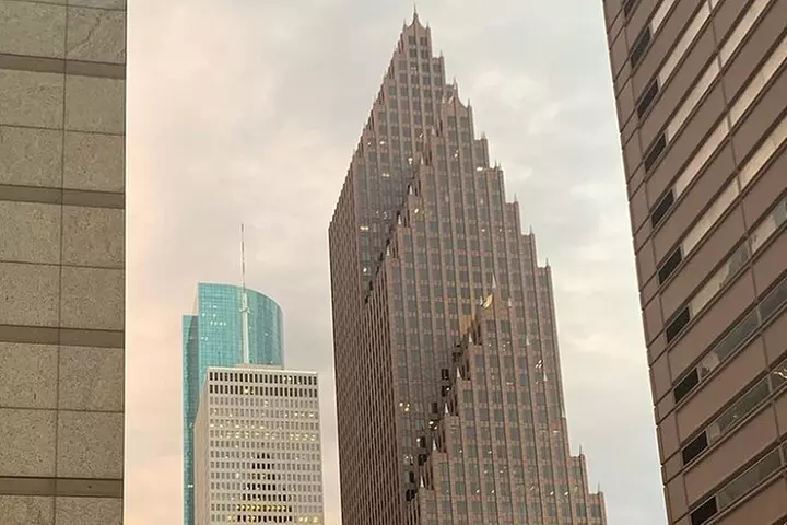 Private City Tour of Houston 3-hr Air-Conditioned Van Tour