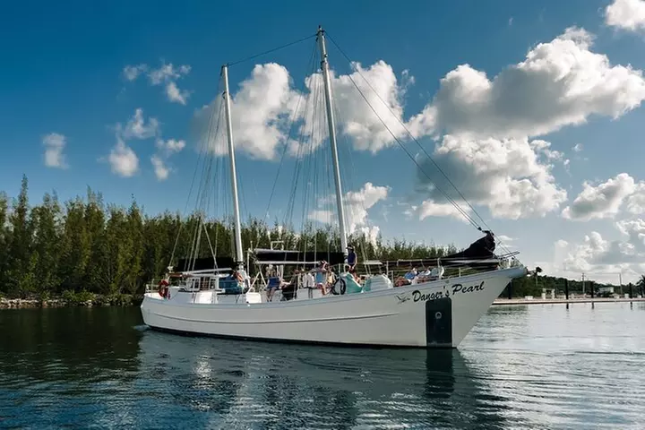 2-Hour Sunset Sailing With Wine In Stock Island