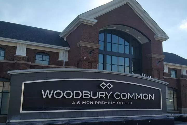 Woodbury Common Shopping Experience with Private Driver-Guide - Primary Image