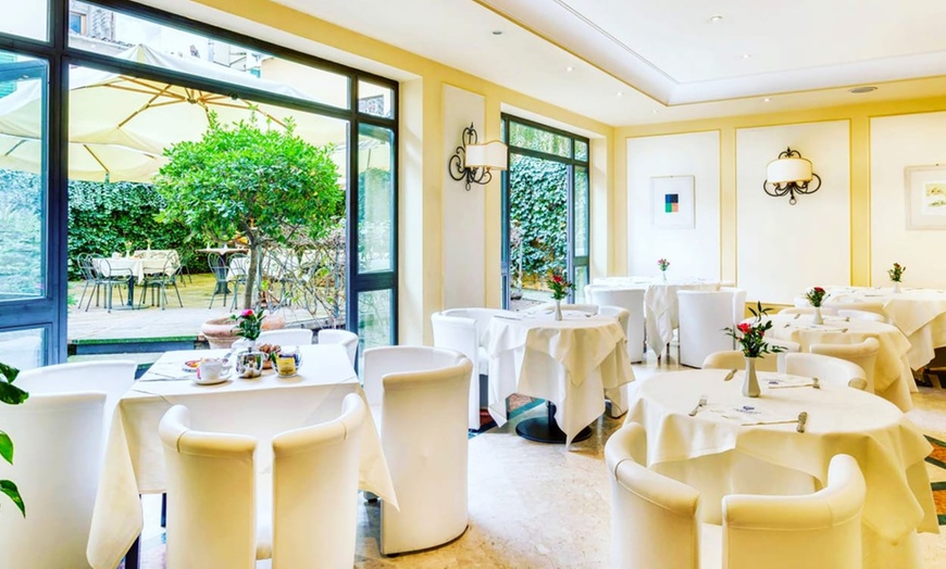 Image 1: ✈ ITALIE | Florence - Grand Hotel Adriatico 4* - Petit-déjeuner inclus