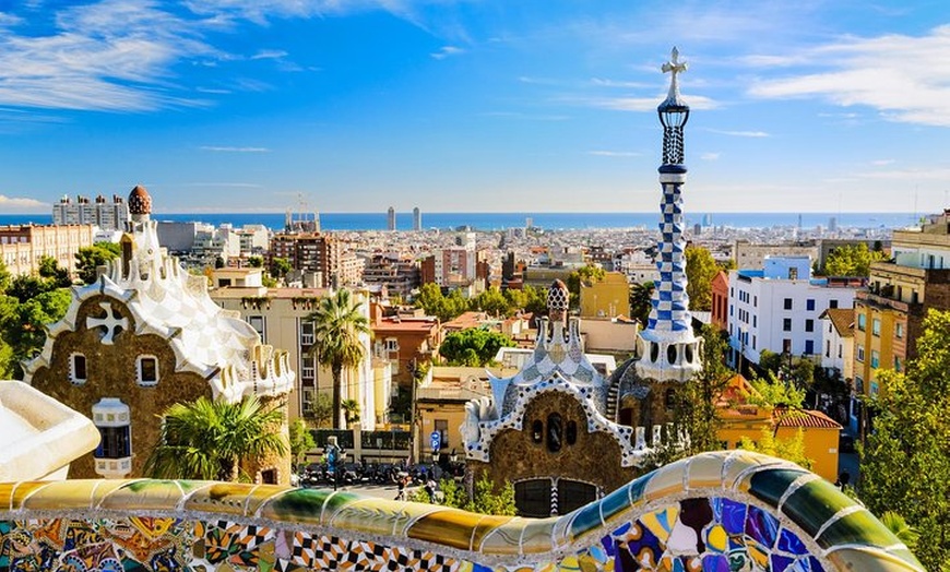 Image 2: Visita guiada al Parque Güell con entrada sin colas en Barcelona