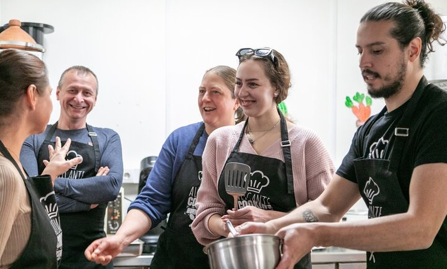 Image 23: Clase de Paella y Sangria con Tapas y Visita al Mercado