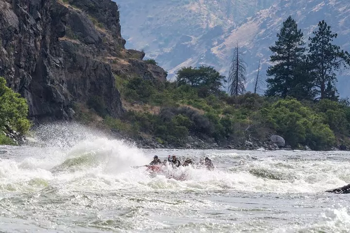 5 Days Guided River Rafting Excursion through Hells Canyon