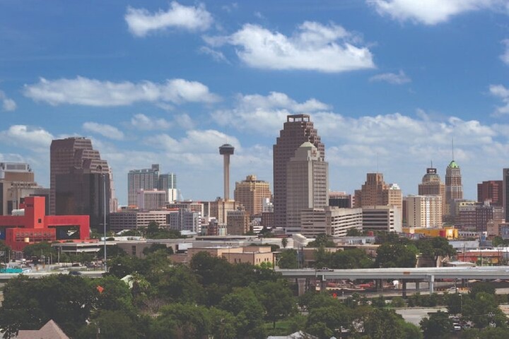 Best of San Antonio Small Group Tour with Boat + Tower + Alamo