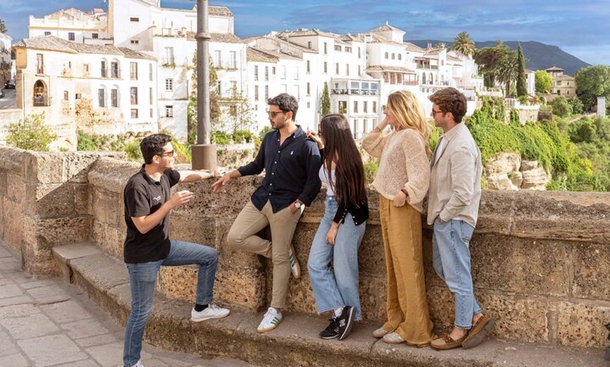 Image 12: Ronda, Setenil y Sevilla Tour en grupo pequeño desde Málaga