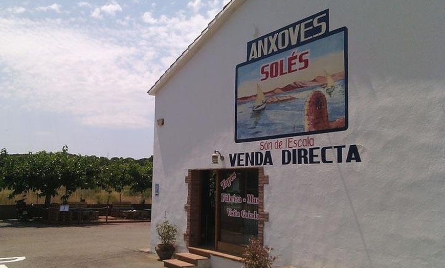 Image 3: Entrada Fábrica-Museo de Anchoas Solés