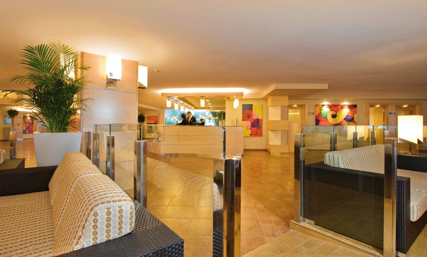 Image 9: ✈ LANZAROTE | Playa de los Pocillos - Hotel Riu Paraiso Lanzarote R...