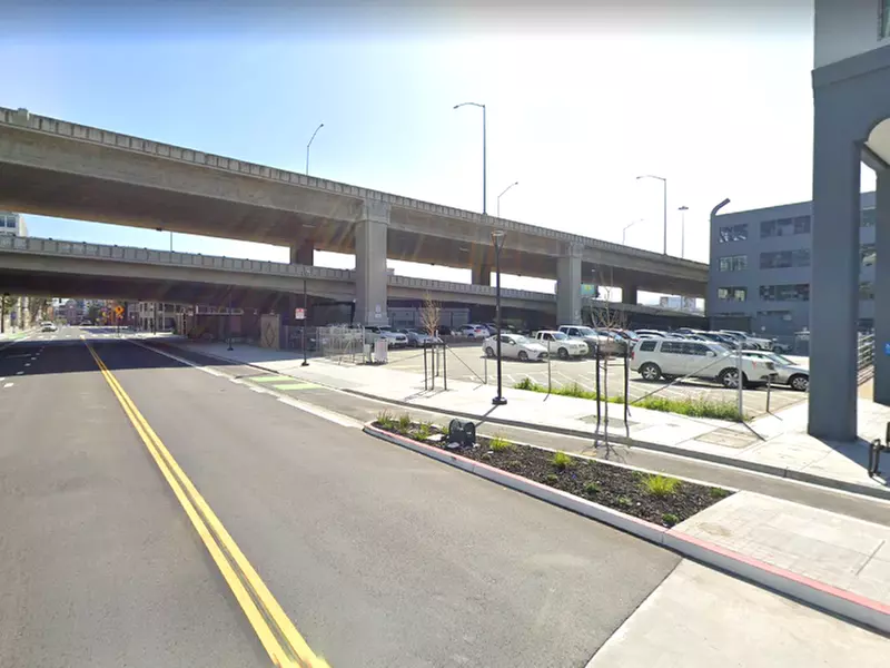 Parking at 400 2nd St. Lot - Primary Image