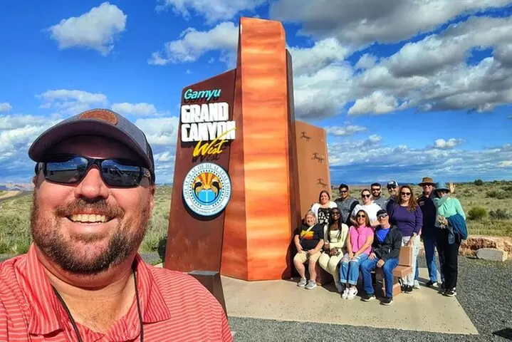 Small Group Grand Canyon, Hoover Dam, 7 Magic Mountains Tour