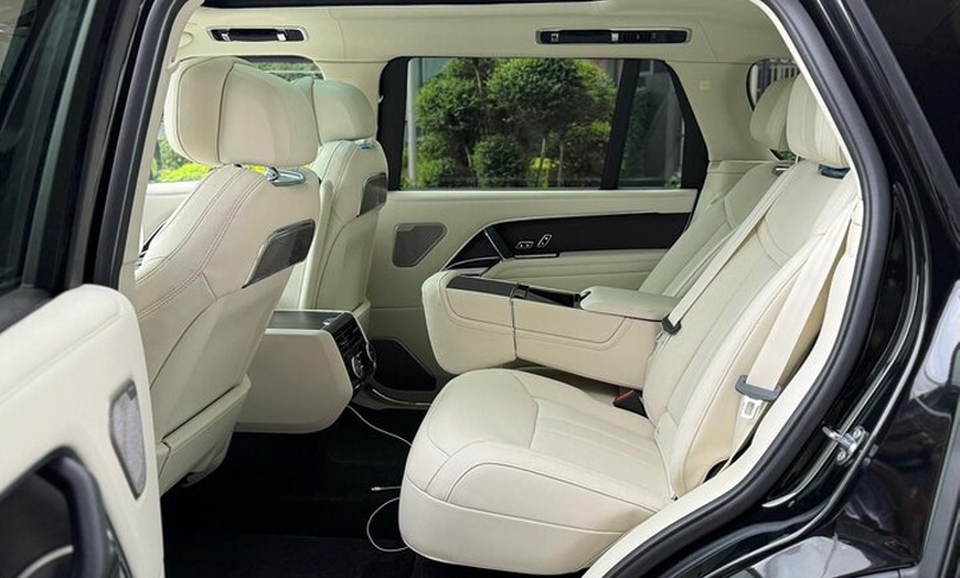 Image 12: Private St Pancras Station Transfer to or from London Hotel