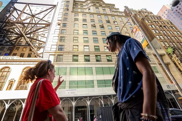 NYC Broadway Tour: Backstage Stories & Theater Secrets