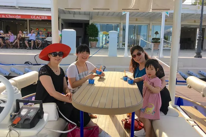 Croisière guidée et privée en catamaran solaire entre Nice et Monaco