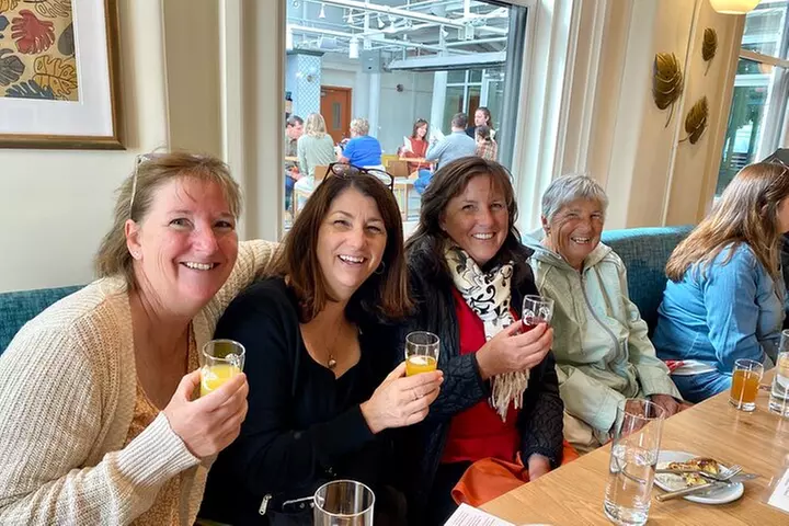 Cincy Brunch History and Streetcar Tour with Riverside Food Tours