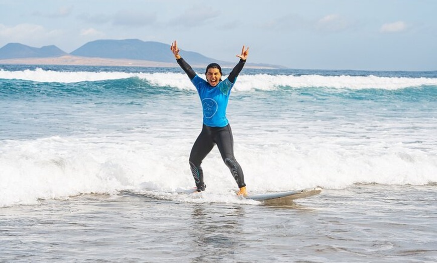 Image 2: Sesión de surf en Lanzarote
