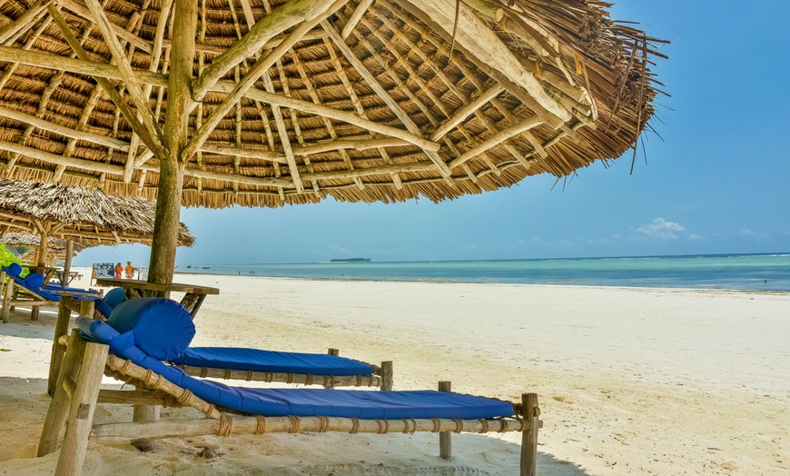 Image 2: ✈ ZANZIBAR | Spiaggia di Matemwe - Kena Beach Hotel 4* - Spiaggia d...