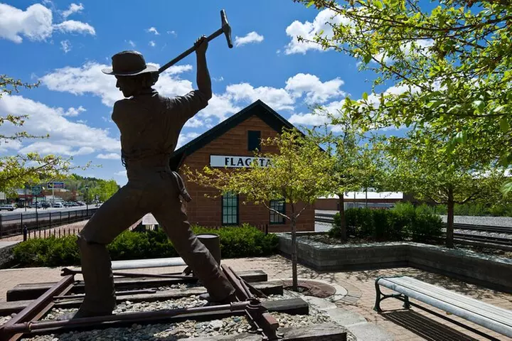 Family-Friendly Ghost Walking Tour in Flagstaff