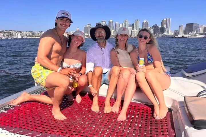2.5-Hour Small-Group Catamaran Sailing Adventure with Drinks