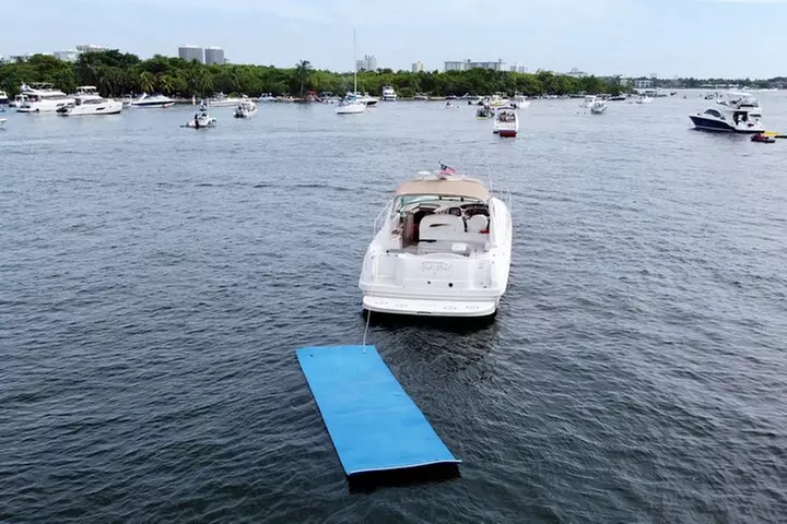 Miami Boat & Yacht for Day or Sunset Tour Cruise with Captain