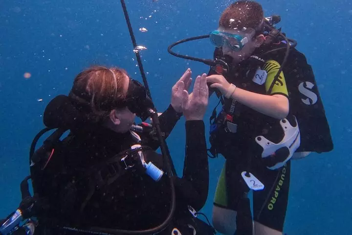 DISCOVER Scuba Diving Experience in Honolulu