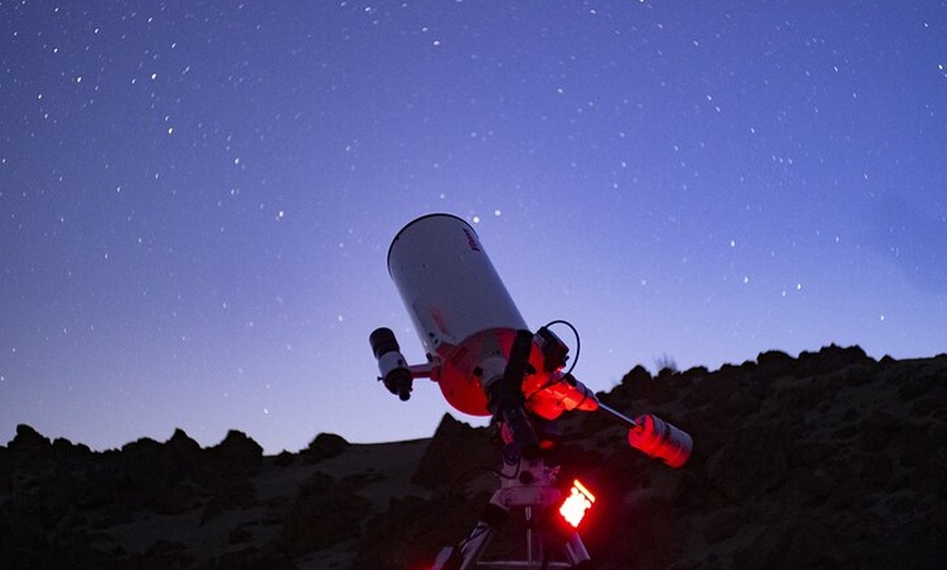 Image 8: A la luz de la luna