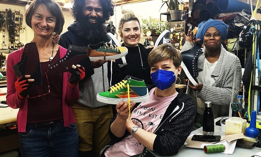 Image 2: Leather workshops, Private classes