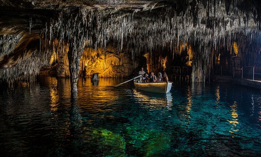 Image 16: Medio Día a las Cuevas del Drach con Paseo en Barco y Concierto.