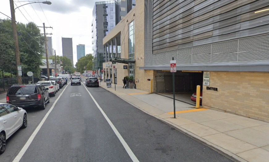 Image 1: Parking at Dalian on the Park Garage