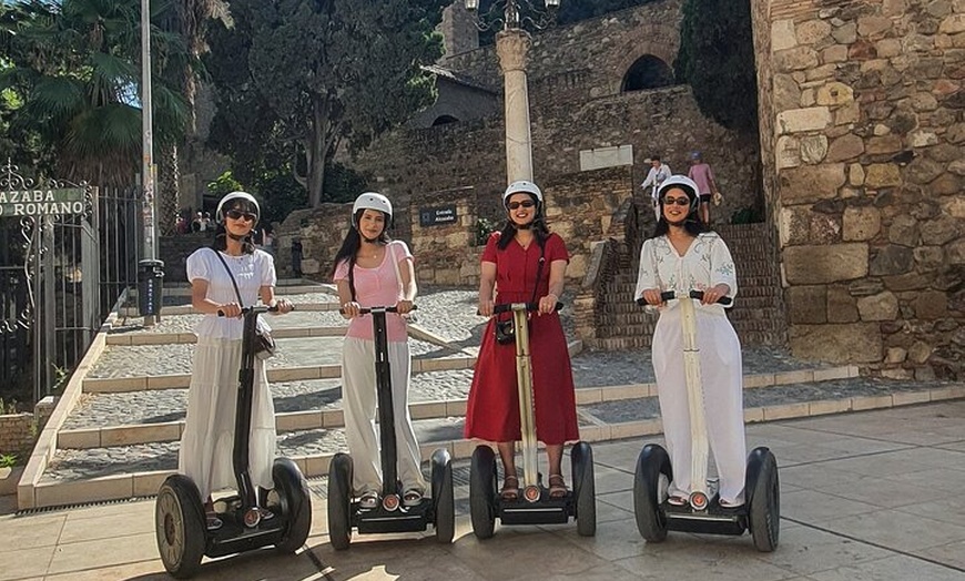 Image 9: Castillo de Gibralfaro, puerto y plaza de toros
