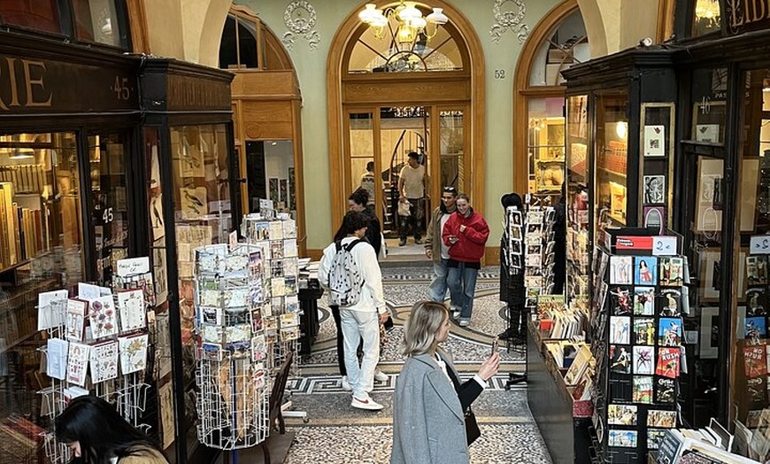 Image 3: Visite à pied des Passages Couverts de Paris -10 personnes max