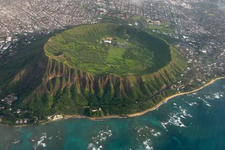 Shaxi Diamond Head Hiking and Waikiki Tour - Primary Image