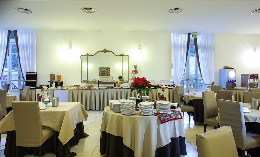 Image 8: ✈ ITALIE | Naples - Grand Hotel Capodimonte 4*, 2 nuit - City break