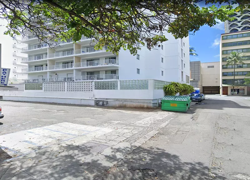 Parking at [H054] 2154 Lau'ula St. Lot