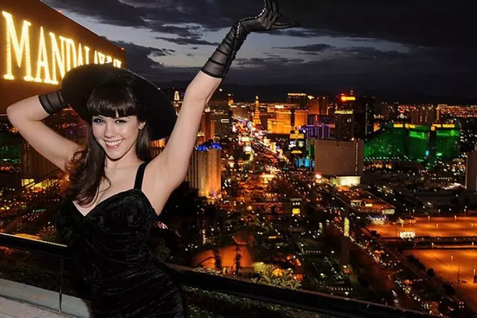 Scenic Las Vegas Limo Tour + VIP Bottle Service on the 63rd Floor - Primary Image