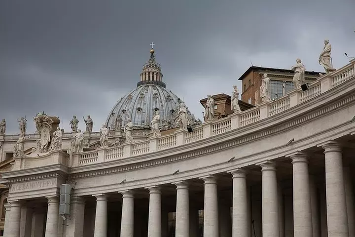 FANTASTICA Roma in un giorno: Vaticano, Colosseo, Piazze Tour Privato con Pranzo - Primary Image