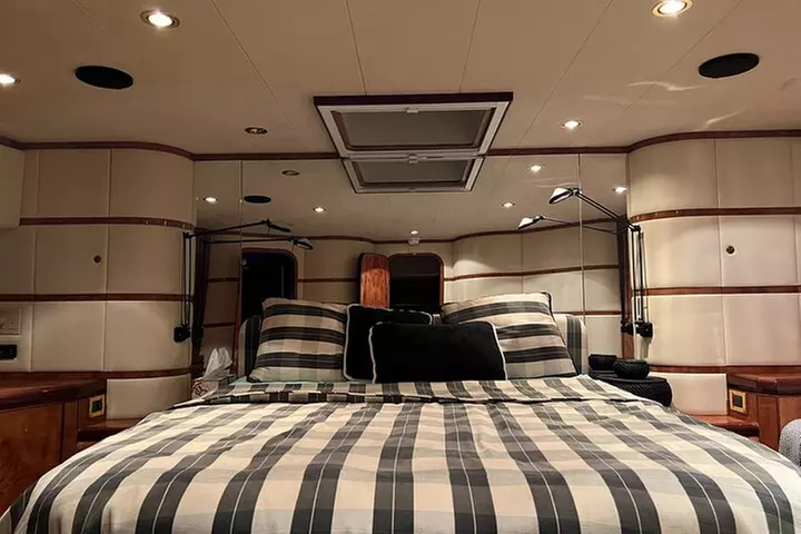 Three Hour Cruise on 80' Luxury Yacht! - Primary Image