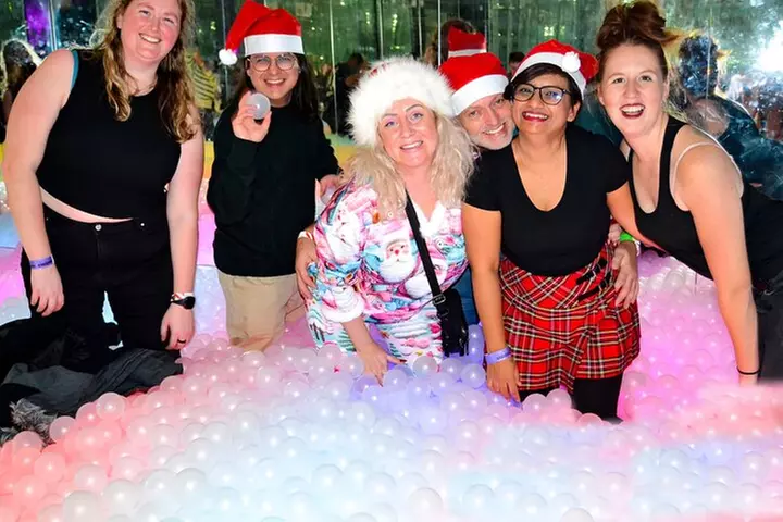 Barcelona Christmas Bar Crawl - Second Medium