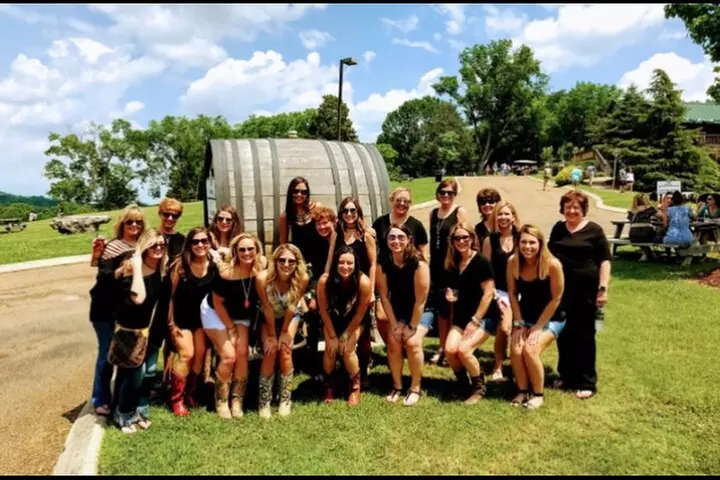 Arrington Vineyard Winery Round-Trip Shuttle Transportation from Na...