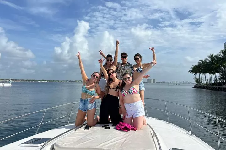 Miami Boat & Yacht for Day or Sunset Tour Cruise with Captain