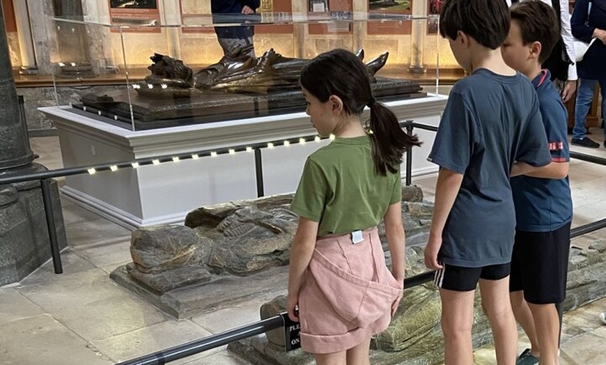 Image 3: Medieval London Self-Guided Tour for Kids and Families in English