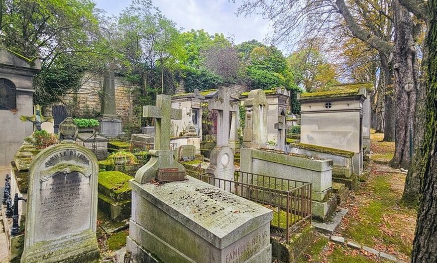 Image 10: Visite du cimetière du Père Lachaise, contes des tombes et crêpes