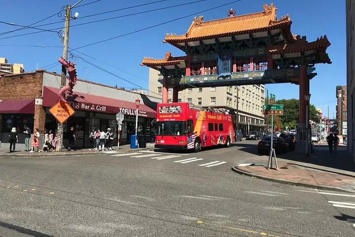 City Sightseeing Seattle HOHO Bus and Locks or Harbour Cruise