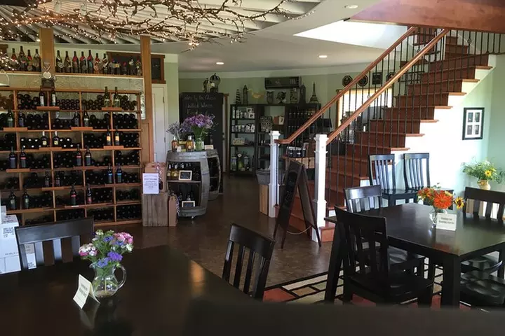 Private Loudoun County Wine Tour from DC with Stops at 3 Wineries